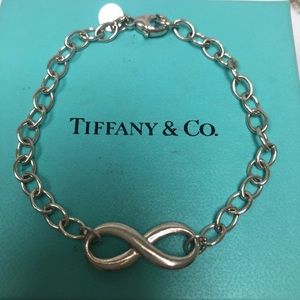 Infinity link bracelet
